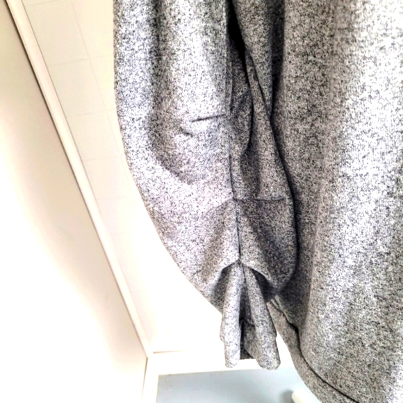 Oversized Grey Top - Picture 5 of 9